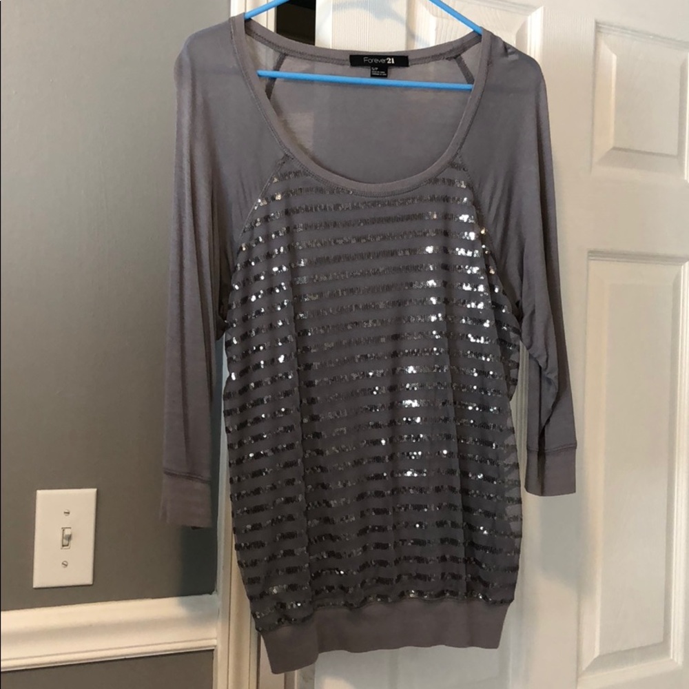 Mid sleeve top